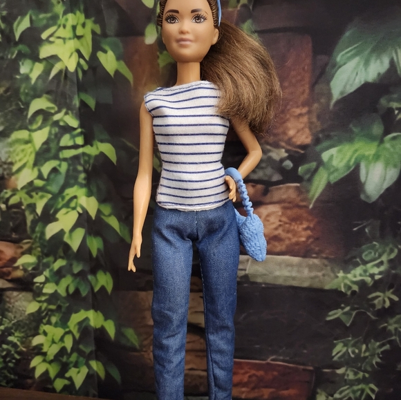 Barbies - Picture 4 of 10